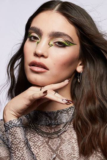 High Vibe Eyeliner Makeup Look